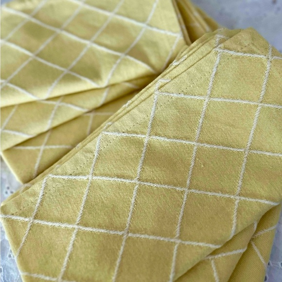 Villeroy & Bosch Yellow Diamond Patterned Napkins - Picture 1 of 7